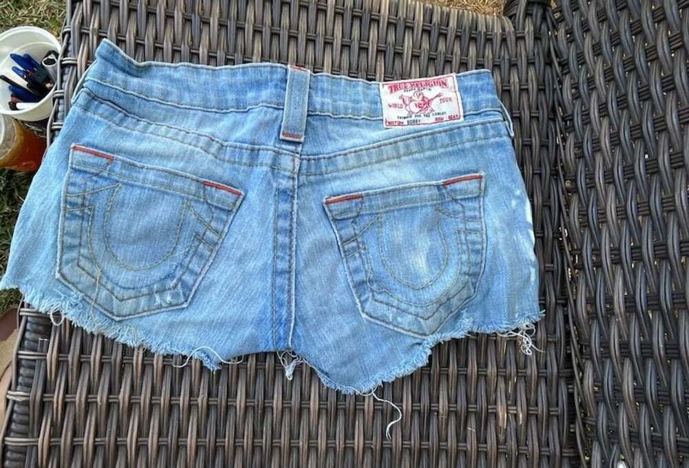 True Religion Bobby Denim Shorts Size 26 Blue Distressed Cut Off